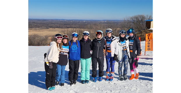 2023-2024 Girls ski Team